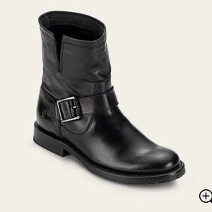 NWOT FRYE NATALIE ENGINEER SHORT WOMEN'S LEATHER BOOTIES Size 6.5